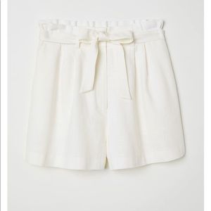 Vince Camuto pearl ivory high waist belted  shorts